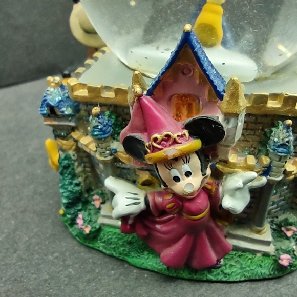 Disney Mickey Mouse & Friends "50th Anniversary Disneyland" 2005 Snow Globe - Picture 16 of 16